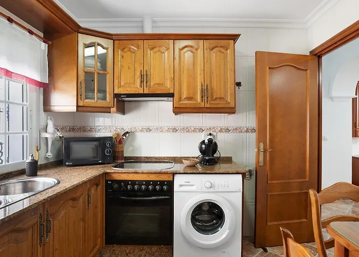 Ases * קוניל דה לה פרונטרה